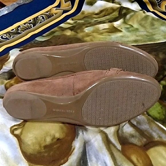 MICHAEL MICHAEL KORS Classic Buckle Suede Signature Flats Size 6.5-RARE - Picture 7 of 8